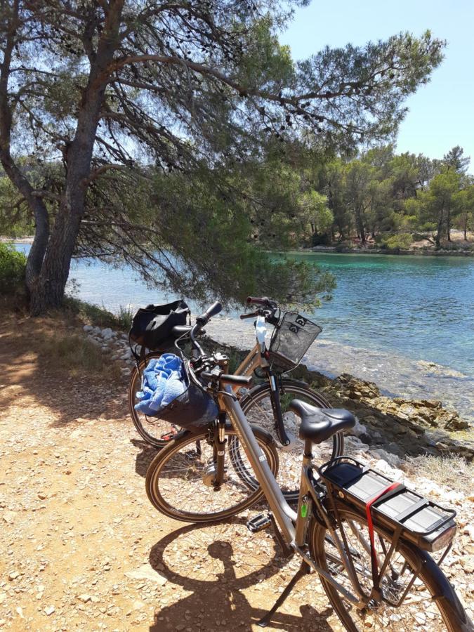 Apartment Lizzi. Trogir Zewnętrze zdjęcie